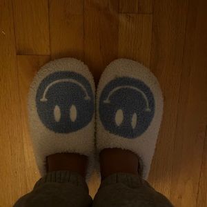 slippers